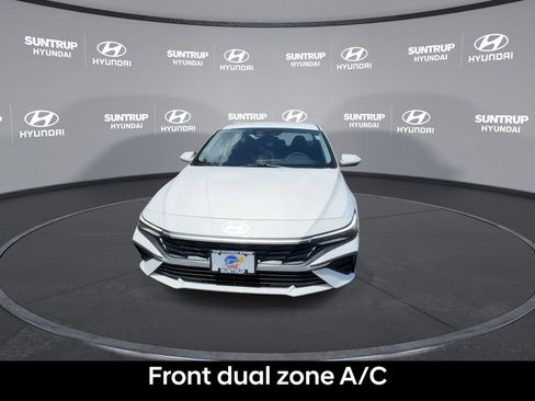 Used 2025 Hyundai Elantra Blue image 6