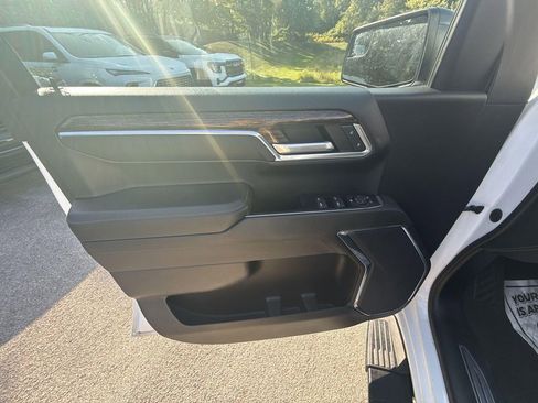 Used 2022 GMC Sierra 1500 Elevation image 27