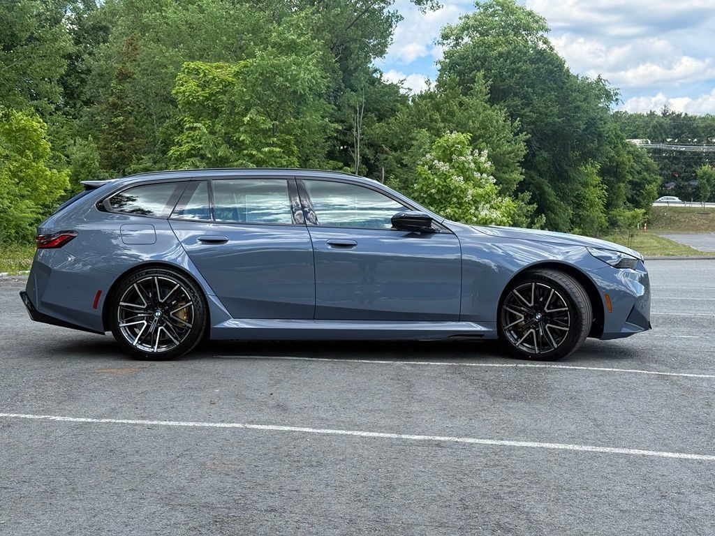 New 2027 BMW M5 Touring AWD/4WD image 8