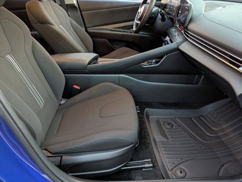 Used 2023 Hyundai Elantra SEL w/ Convenience Package image 19