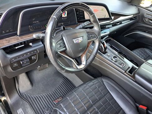 Used 2021 Cadillac Escalade ESV Sport Platinum image 9