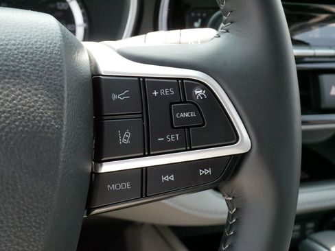 Certified 2026 Toyota Highlander XLE AWD/4WD image 26