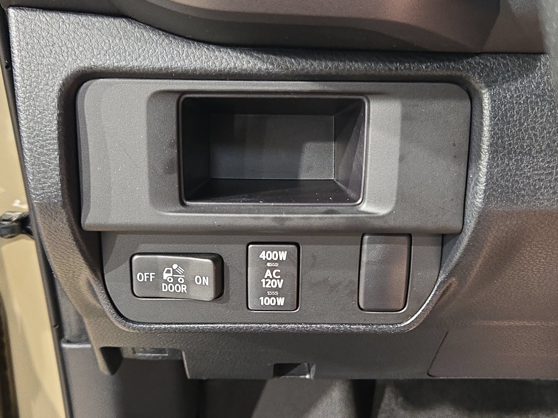 Used 2016 Toyota Tacoma TRD Off-Road w/ Premium & Technology Package RWD image 26