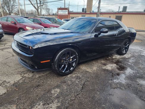 Used 2022 Dodge Challenger SXT w/ Blacktop Package RWD image 3