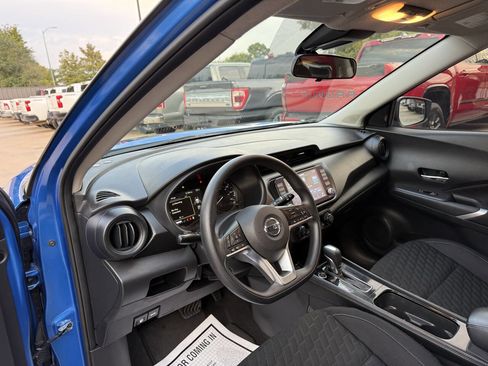 Used 2022 Nissan Kicks SV FWD image 6