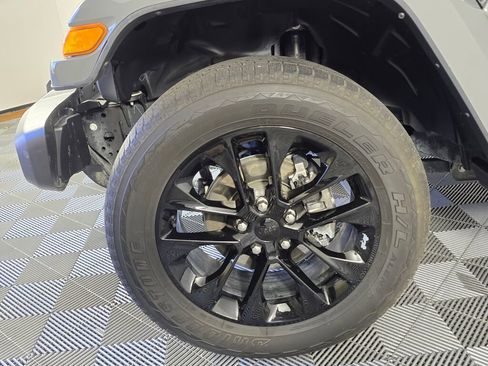 Used 2021 Jeep Wrangler Unlimited Sahara image 11