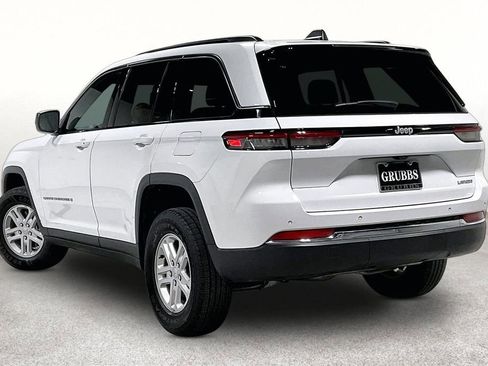 Used 2024 Jeep Grand Cherokee Laredo RWD image 15