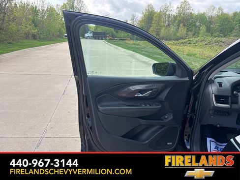 Used 2023 GMC Terrain Denali w/ Black Diamond Edition AWD/4WD image 13