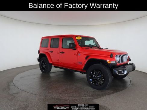 Used 2025 Jeep Wrangler Unlimited Sahara w/ Safety Group image 27