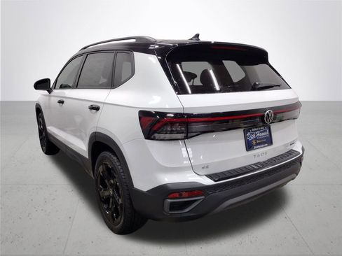 New 2025 Volkswagen Taos SE image 10