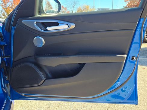 New 2025 Alfa Romeo Giulia AWD image 8