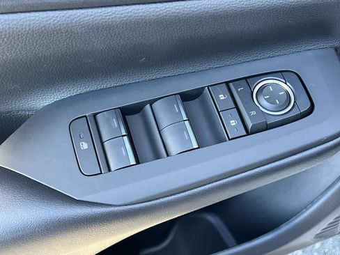 New 2026 Toyota Prius Plug-In Hybrid image 10