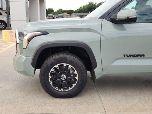 Used 2022 Toyota Tundra SR5 w/ TRD Off-Road Package AWD/4WD image 9