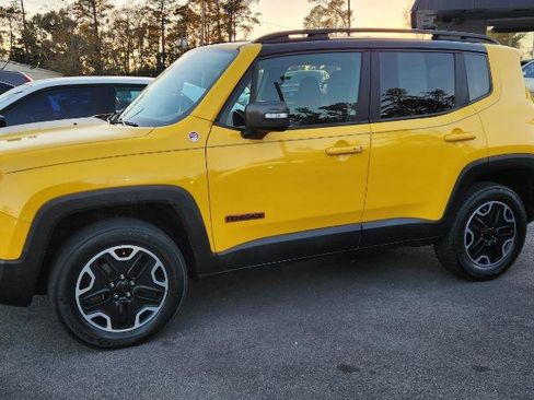 Used 2017 Jeep Renegade Trailhawk w/ Safety & Security Group AWD/4WD image 2