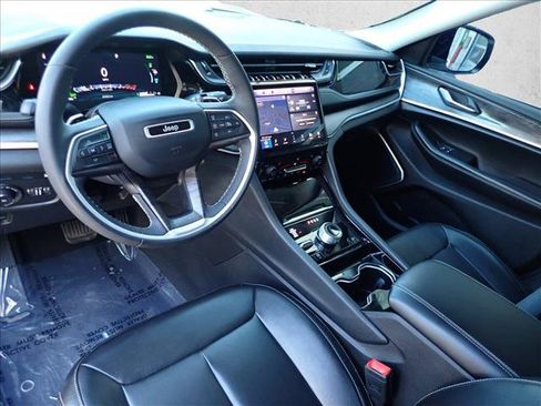 Used 2023 Jeep Grand Cherokee 4WD 4xe image 12
