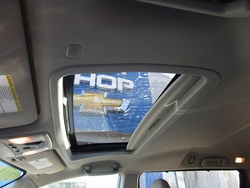 Used 2019 Toyota Sienna XLE FWD image 17