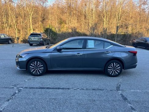 Certified 2025 Nissan Altima 2.5 SV image 4