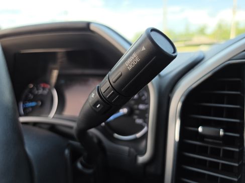 Used 2022 Ford F250 Lariat w/ Black Appearance Package AWD/4WD image 34