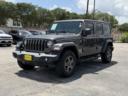 Used 2019 Jeep Wrangler Unlimited Sport S AWD/4WD image 4