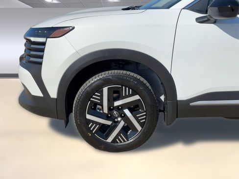 New 2026 Nissan Kicks SV w/ Cold Weather Package FWD image 12