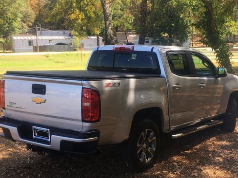 Used 2017 Chevrolet Colorado Z71 AWD/4WD image 5