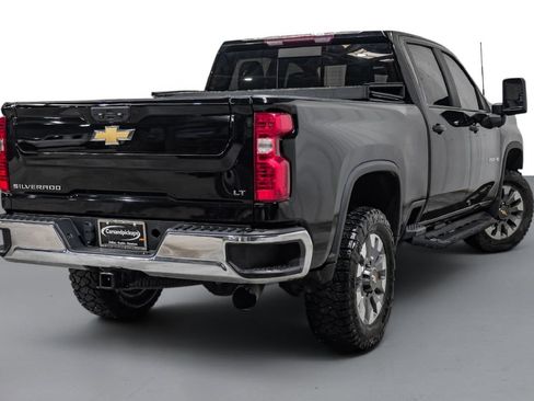 Used 2022 Chevrolet Silverado 2500 LT w/ Convenience Package AWD/4WD image 6