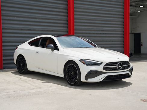 Used 2026 Mercedes-Benz CLE 300 4MATIC Coupe image 3