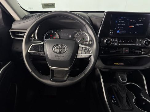 Used 2026 Toyota Highlander XLE AWD/4WD image 13