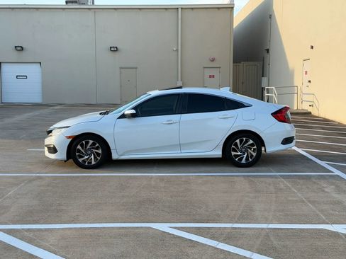 Used 2017 Honda Civic EX image 4