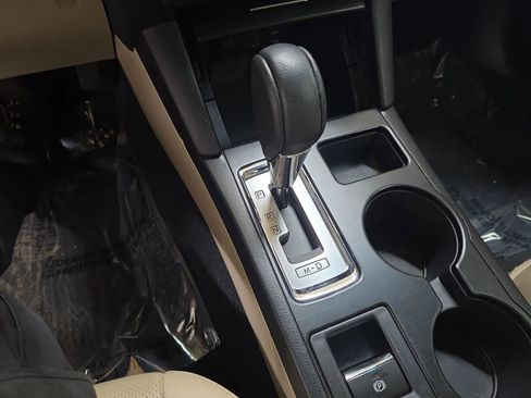 Used 2017 Subaru Outback 2.5i Limited w/ Popular Package #5 image 22