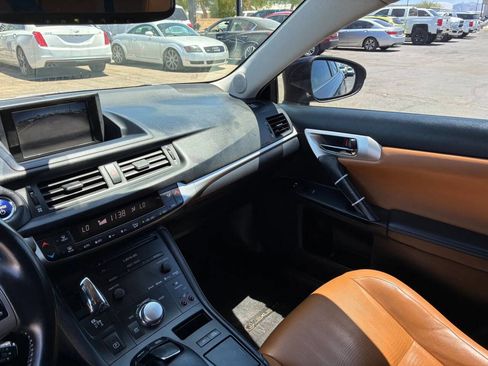 Used 2013 Lexus CT 200h w/ Premium Pkg w/Navigation FWD image 22