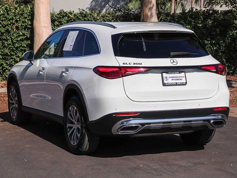 Used 2024 Mercedes-Benz GLC 300 image 8