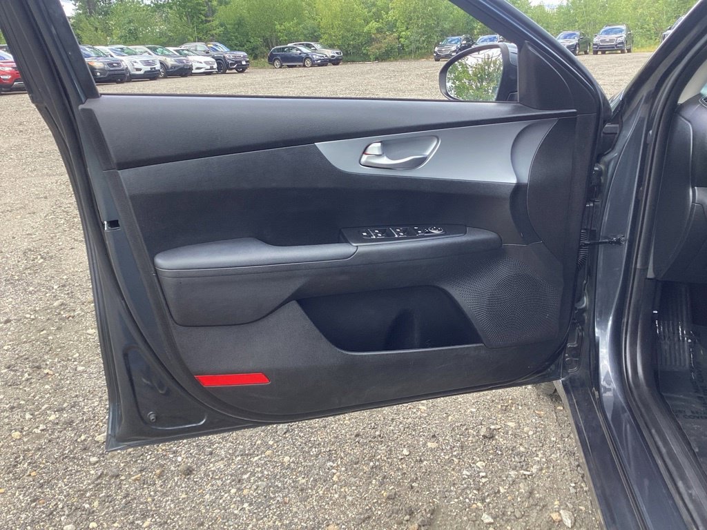 Certified 2023 Kia Forte LXS w/ LXS Technology Package FWD image 11