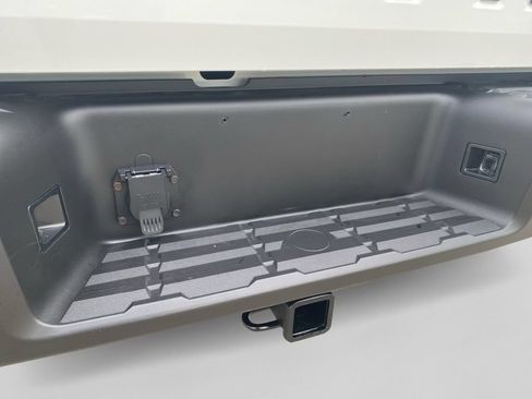 Used 2024 Nissan Frontier SV AWD/4WD image 33