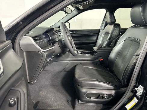 Used 2023 Jeep Grand Cherokee L Laredo AWD/4WD image 11
