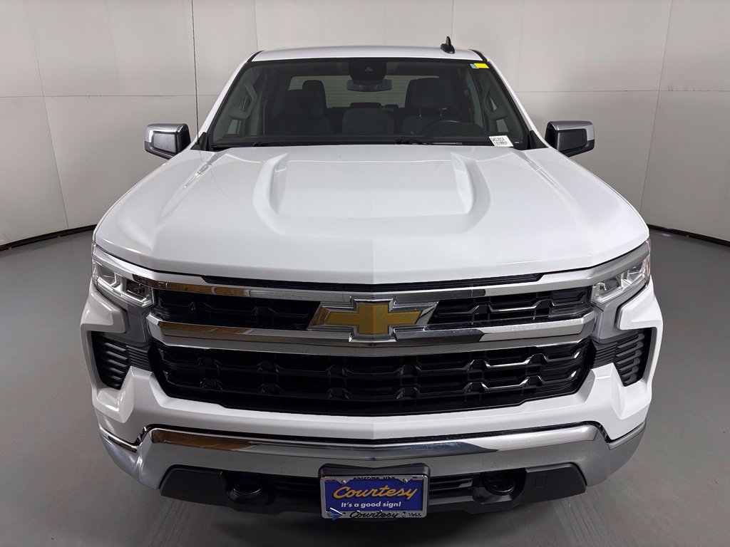 Used 2023 Chevrolet Silverado 1500 LT AWD/4WD image 3