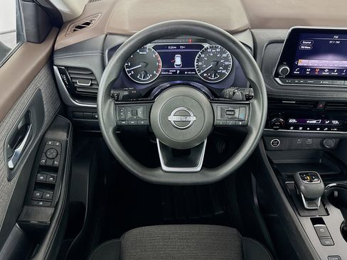 Used 2022 Nissan Rogue SV FWD image 16