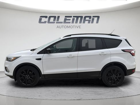 Used 2018 Ford Escape SE w/ SE Sport Appearance Package image 2