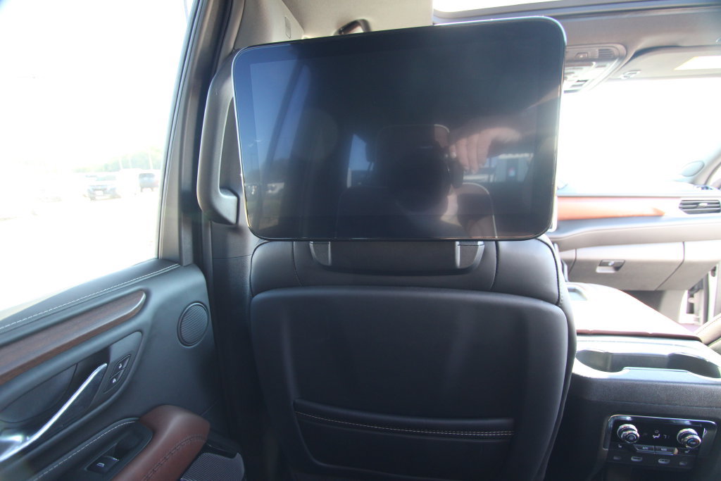 Used 2024 GMC Yukon XL Denali Ultimate AWD/4WD image 13
