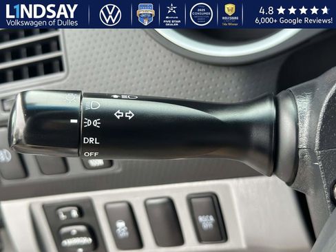 Used 2015 Toyota Tacoma 4x4 Access Cab V6 w/ TRD Sport Package image 21