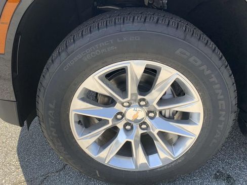 New 2025 Chevrolet Suburban Premier image 10