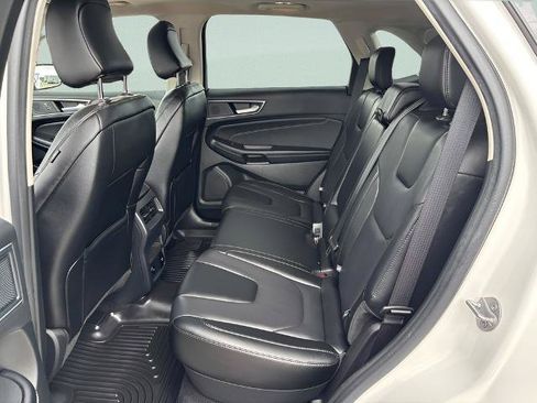 Certified 2022 Ford Edge Titanium AWD/4WD image 5