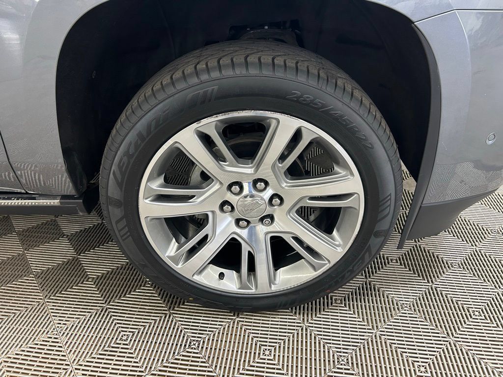 Used 2019 Cadillac Escalade Premium Luxury RWD image 2