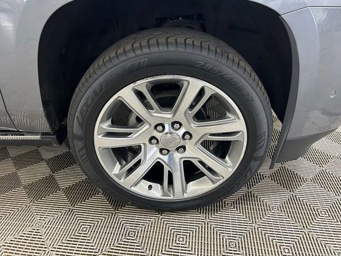 Used 2019 Cadillac Escalade Premium Luxury RWD image 2