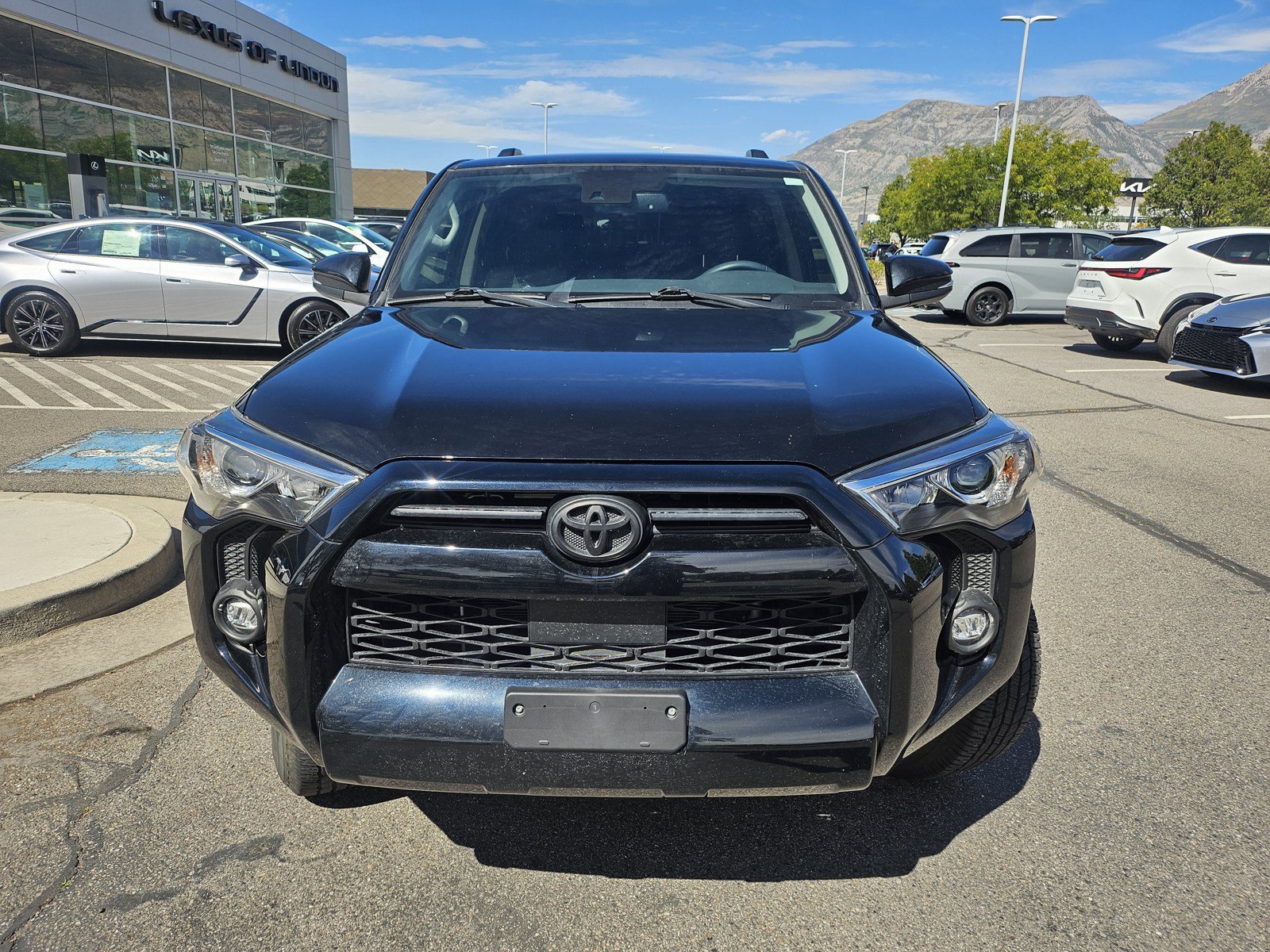 Used 2022 Toyota 4Runner SR5 Premium w/ Moonroof Package AWD/4WD image 2
