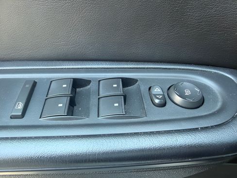 Used 2014 Chevrolet Traverse LT FWD image 25