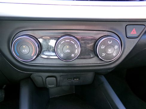 Used 2025 Chevrolet Trax LS image 10