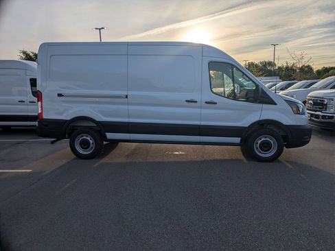 New 2026 Ford Transit 250 148 Medium Roof RWD image 3