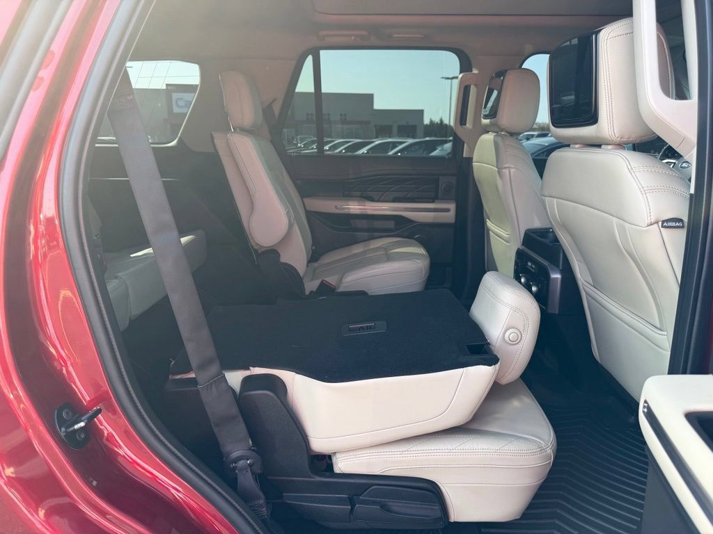 Used 2019 Ford Expedition Platinum AWD/4WD image 10