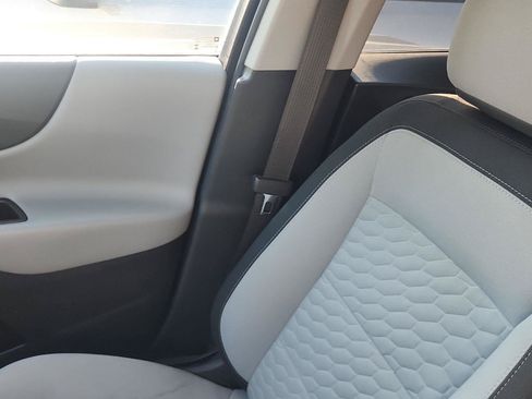 Used 2019 Chevrolet Equinox LS AWD/4WD image 19